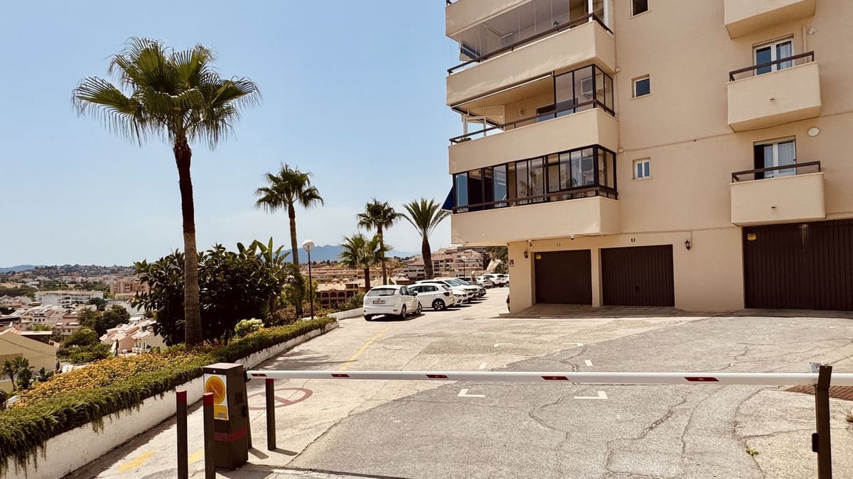2 soverom Leilighet til salgs i Fuengirola med svømmebasseng - € 395 000 (Ref: 9968640)