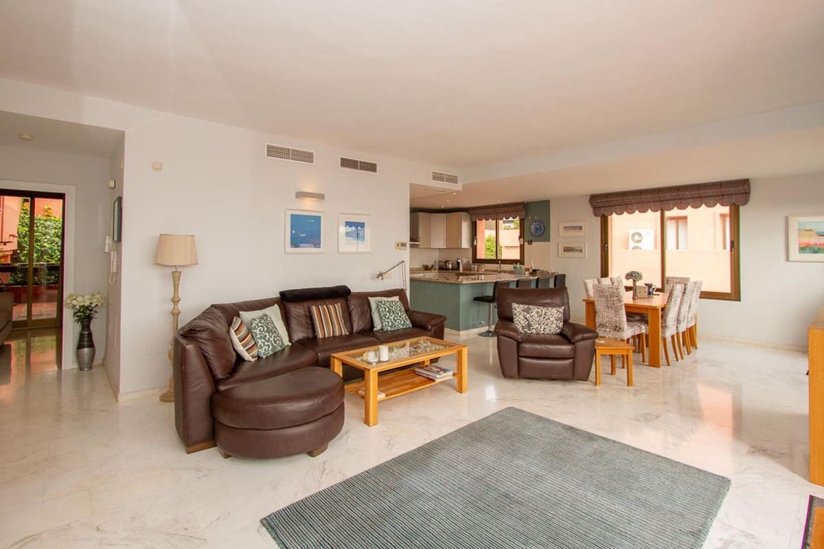 2 chambre Appartement à vendre à La Mairena avec piscine - 369 000 € (Ref: 9968641)