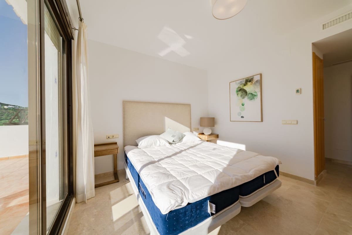 3 soveværelse Lejlighed til salg i Bahia de Casares med swimmingpool garage - € 539.950 (Ref: 9971792)