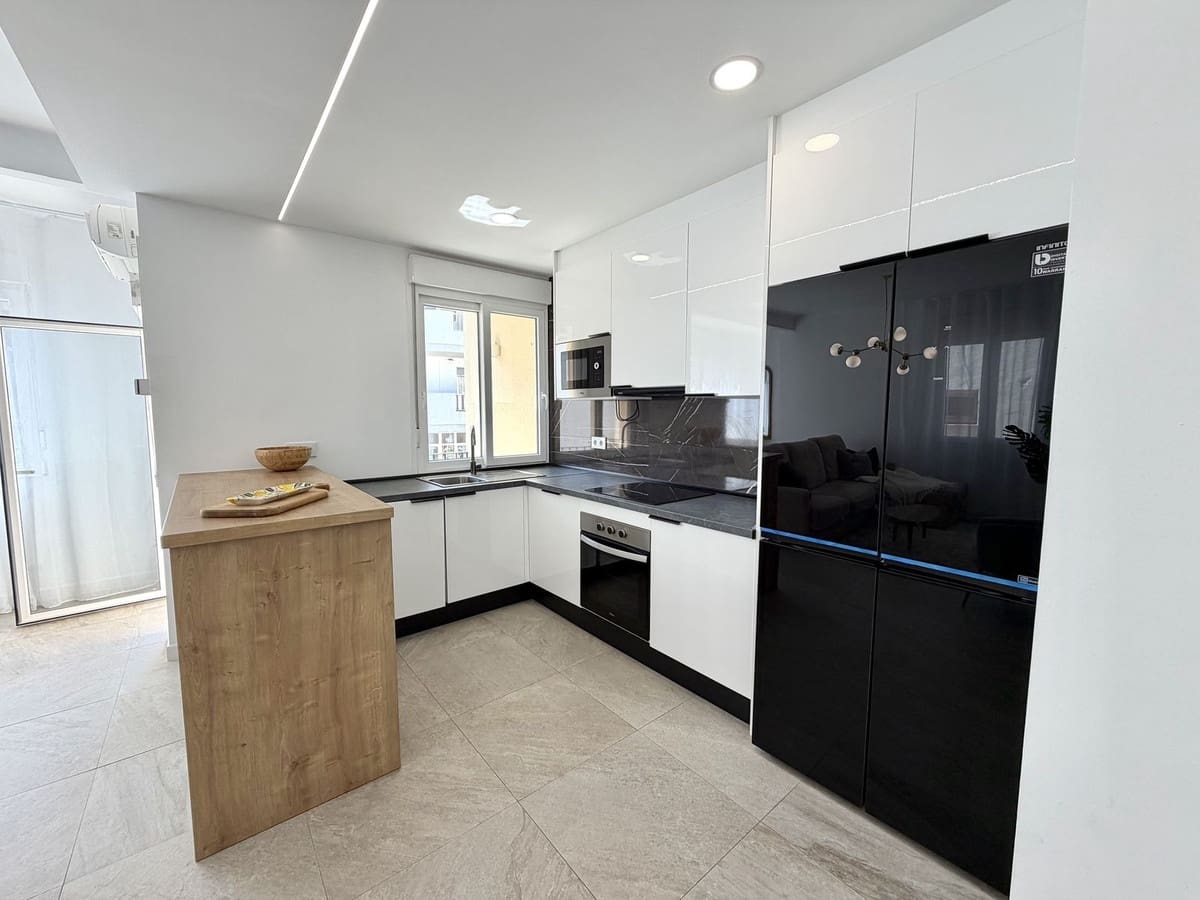 2 soveværelse Lejlighed til salg i Fuengirola - € 315.000 (Ref: 9971795)