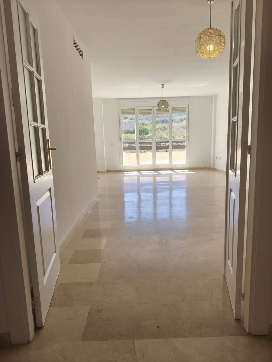 3 soverom Leilighet til salgs i Manilva med svømmebasseng garasje - € 298 500 (Ref: 9971797)