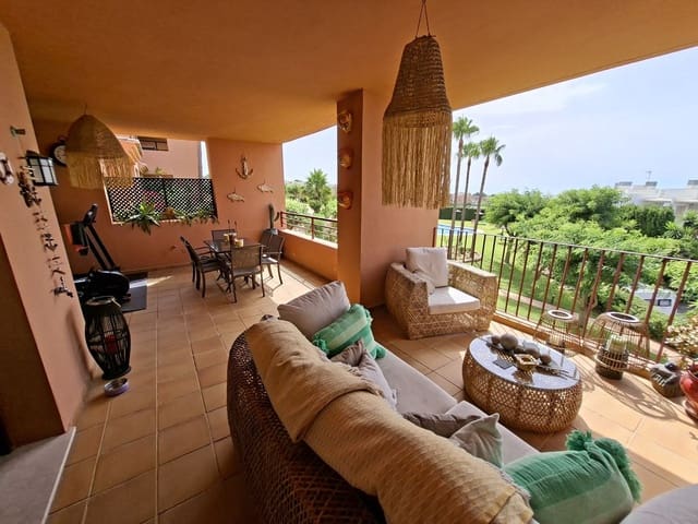 2 soveværelse Lejlighed til salg i La Duquesa / Puerto de la Duquesa, Manilva med swimmingpool garage - € 325.000 (Ref: 9971798)