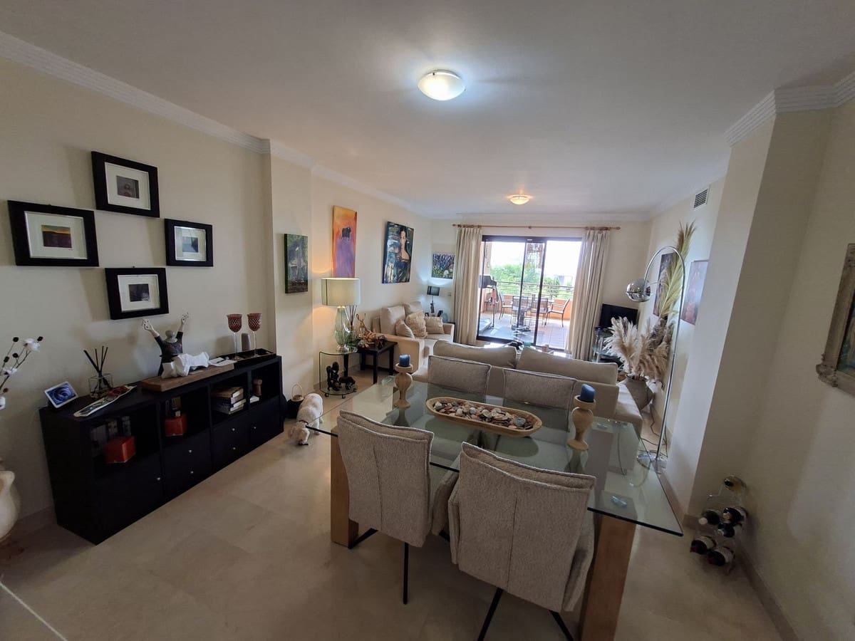 2 bedroom Apartment for sale in La Duquesa / Puerto de la Duquesa with pool garage - € 325,000 (Ref: 9971798)