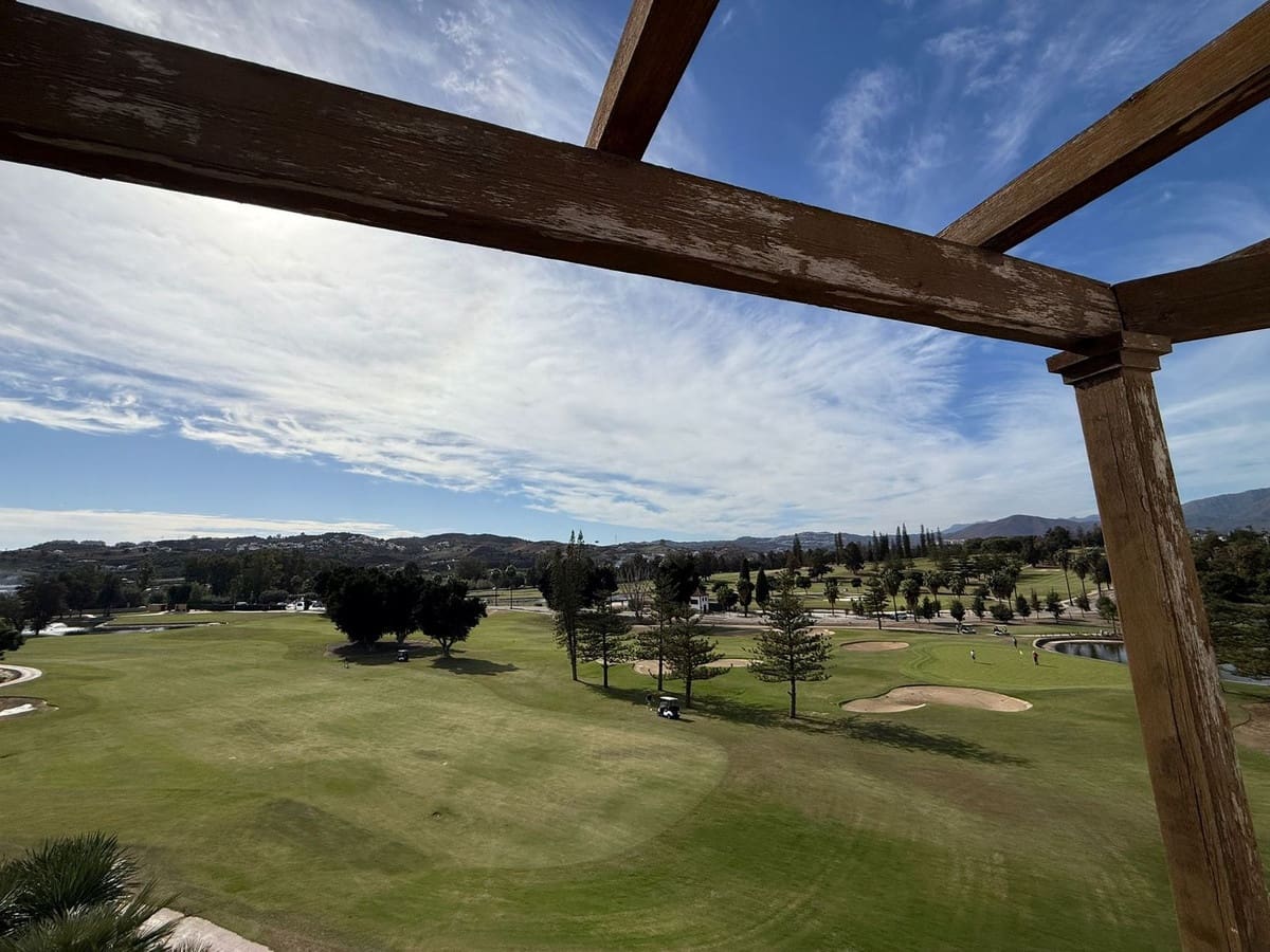 3 soverom Leilighet til salgs i Mijas Golf med svømmebasseng - € 349 000 (Ref: 9971799)