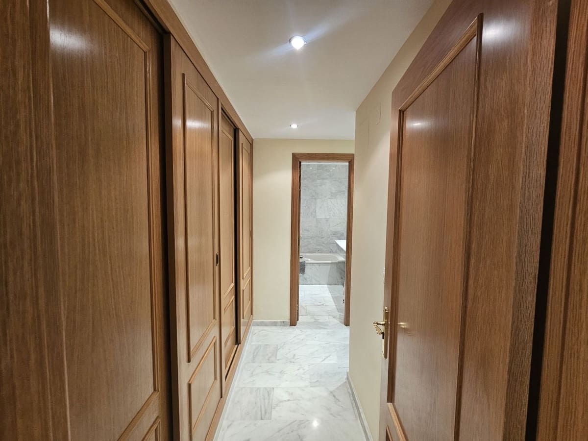 3 bedroom Apartment for sale in Riviera del Sol with pool - € 349,000 (Ref: 9971800)