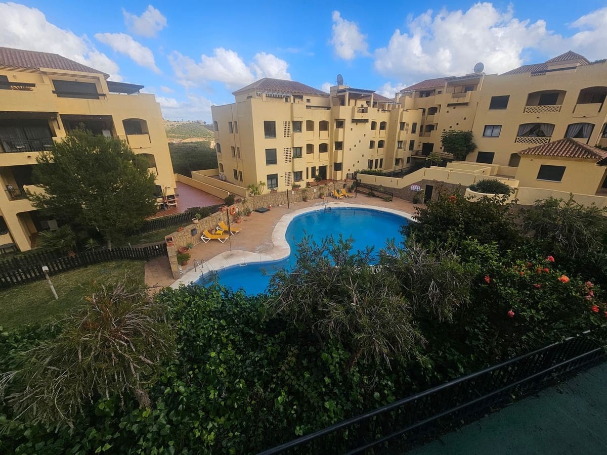 3 bedroom Apartment for sale in Riviera del Sol with pool - € 349,000 (Ref: 9971800)