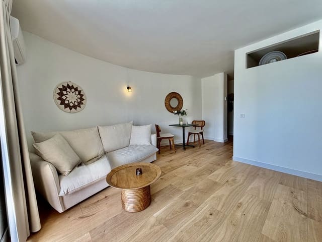 2 soverom Leilighet til salgs i Riviera del Sol, Mijas med svømmebasseng - € 299 000 (Ref: 9971804)