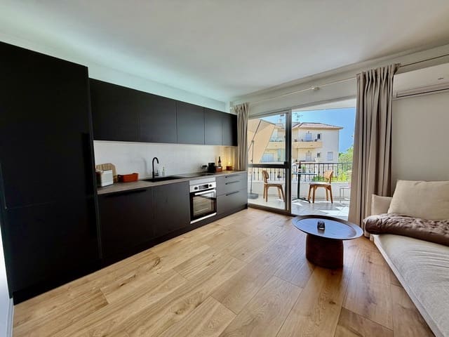 2 soverom Leilighet til salgs i Riviera del Sol, Mijas med svømmebasseng - € 299 000 (Ref: 9971804)