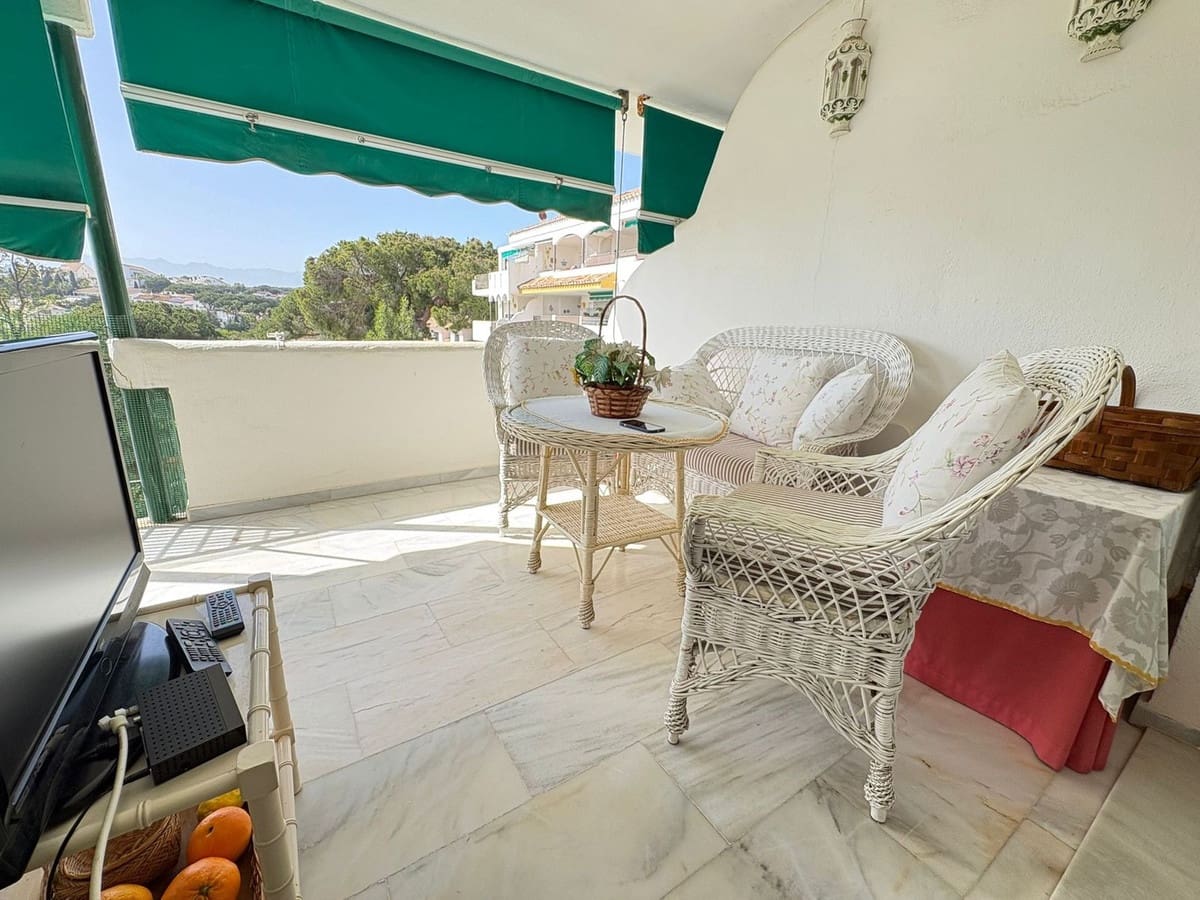 2 bedroom Apartment for sale in Cabopino with pool garage - € 290,000 (Ref: 9971806)
