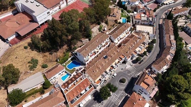 1 bedroom Apartment for sale in Mijas with pool - € 195,000 (Ref: 9971808)