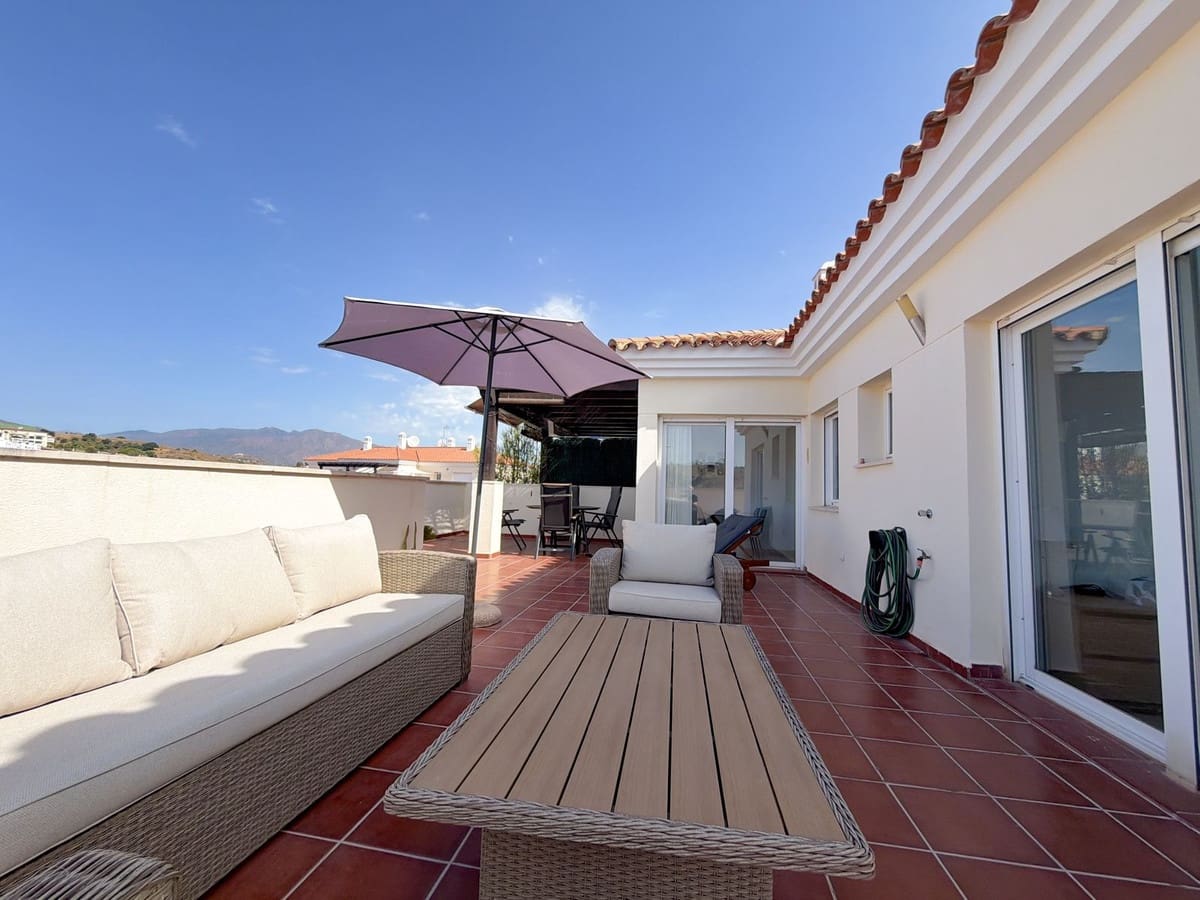 2 soverom Leilighet til salgs i Mijas Golf med svømmebasseng garasje - € 349 000 (Ref: 9971813)