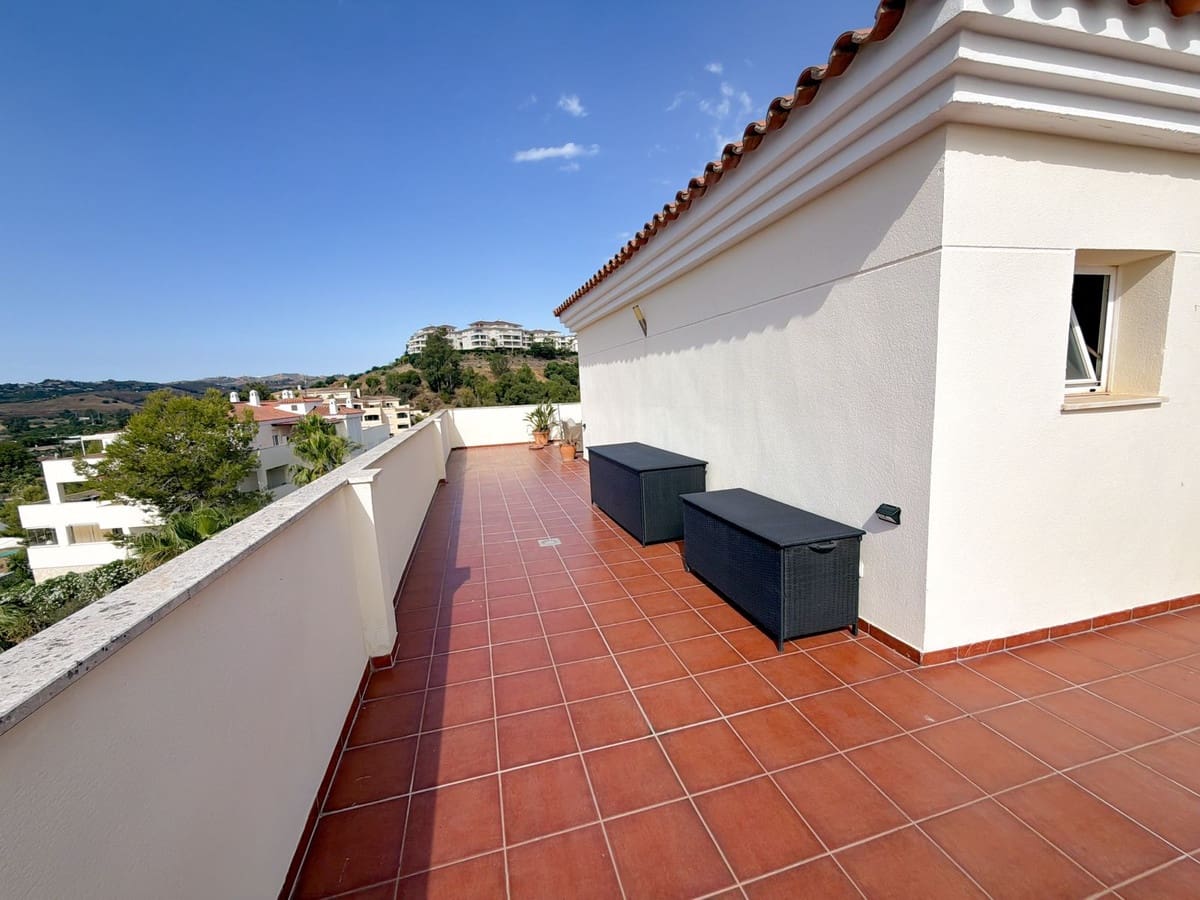 2 soverom Leilighet til salgs i Mijas Golf med svømmebasseng garasje - € 349 000 (Ref: 9971813)