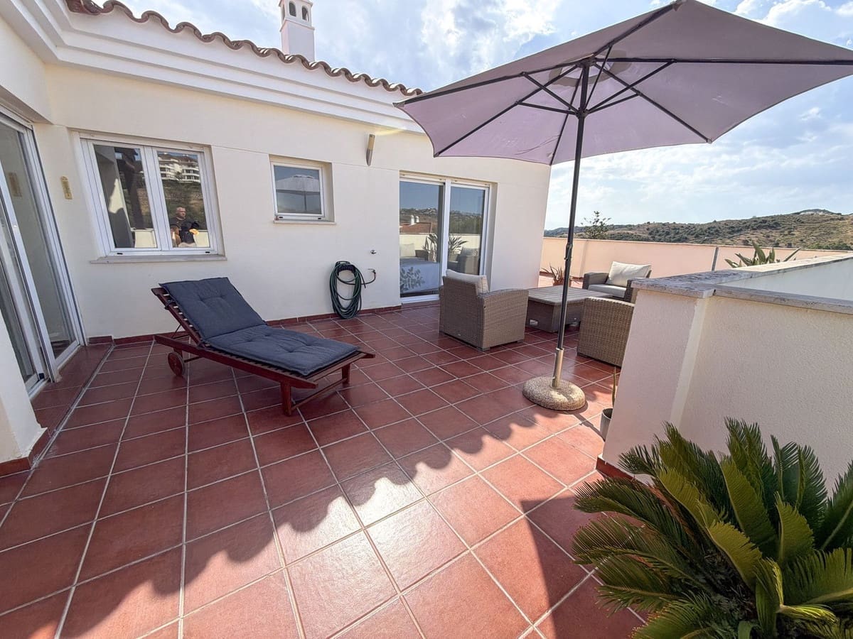 2 soverom Leilighet til salgs i Mijas Golf med svømmebasseng garasje - € 349 000 (Ref: 9971813)