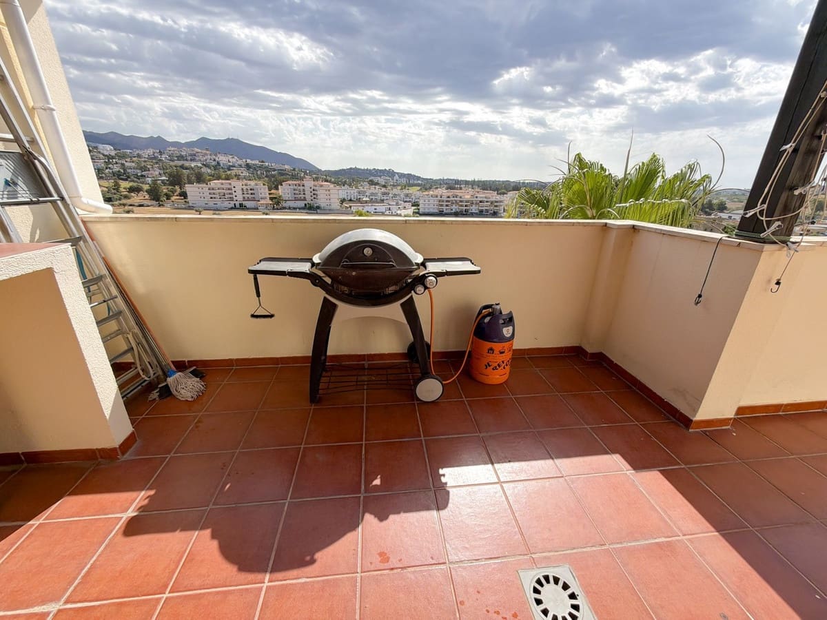 2 soverom Leilighet til salgs i Mijas Golf med svømmebasseng garasje - € 349 000 (Ref: 9971813)