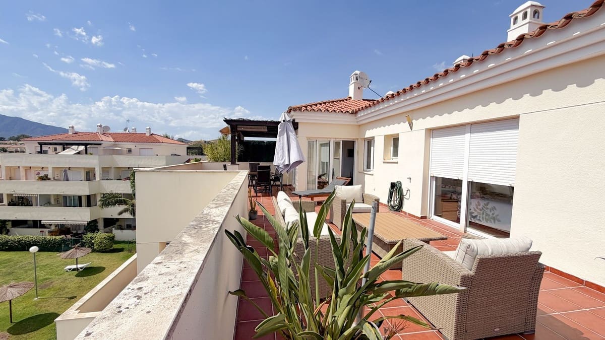 2 soverom Leilighet til salgs i Mijas Golf med svømmebasseng garasje - € 349 000 (Ref: 9971813)