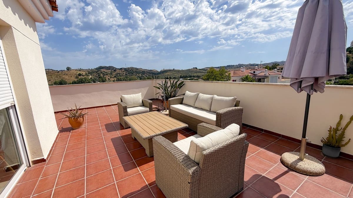 2 soverom Leilighet til salgs i Mijas Golf med svømmebasseng garasje - € 349 000 (Ref: 9971813)