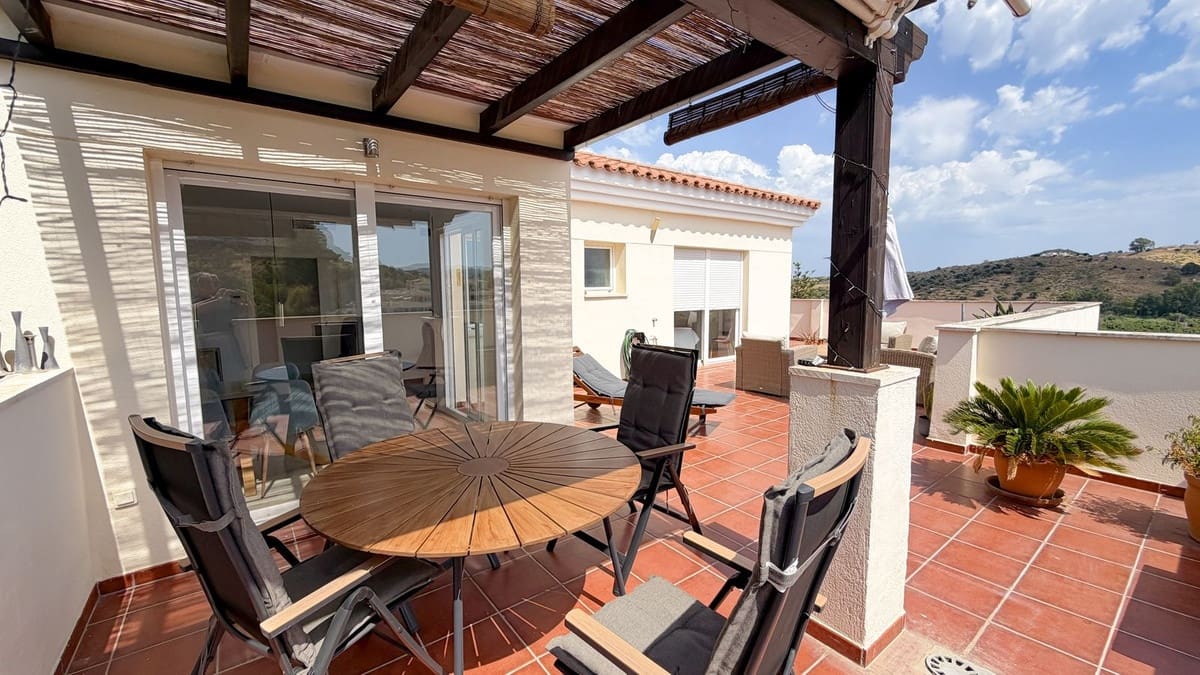 2 soverom Leilighet til salgs i Mijas Golf med svømmebasseng garasje - € 349 000 (Ref: 9971813)