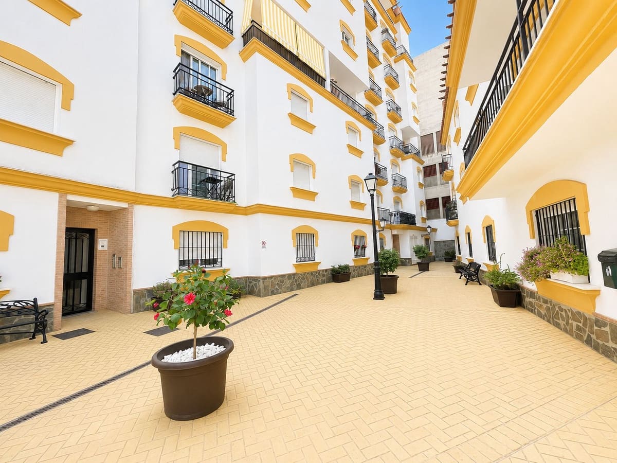 2 bedroom Apartment for sale in Guaro with pool - € 215,000 (Ref: 9971815)