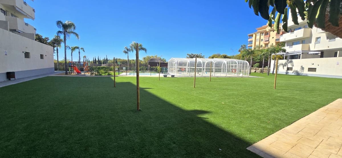2 bedroom Apartment for sale in Riviera del Sol with pool garage - € 325,000 (Ref: 9971816)