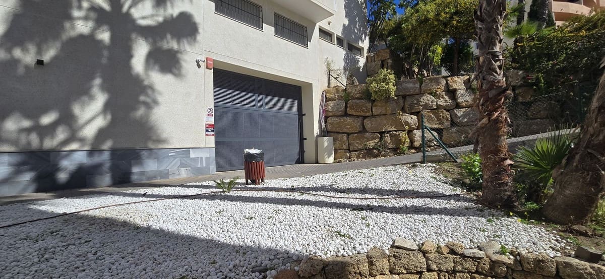 2 bedroom Apartment for sale in Riviera del Sol with pool garage - € 325,000 (Ref: 9971816)