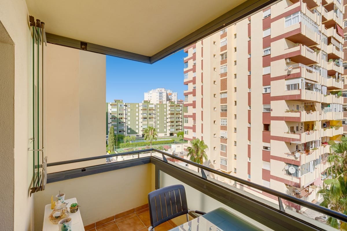 1 bedroom Apartment for sale in Fuengirola with pool - € 286,000 (Ref: 9971817)