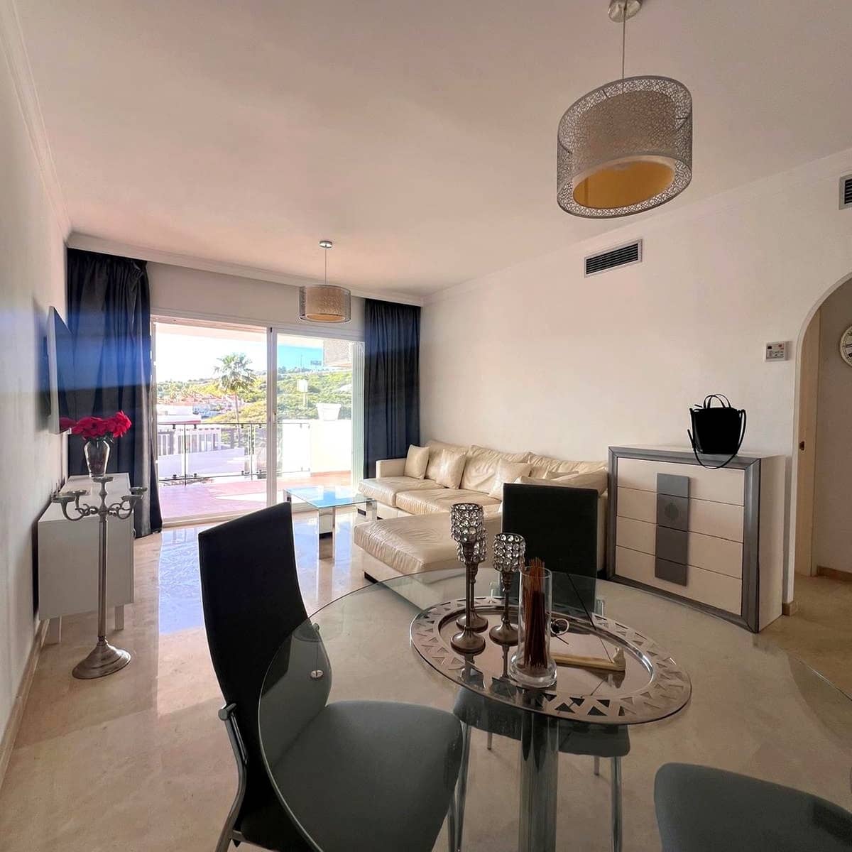 Apartamento de 2 habitaciones en Riviera del Sol en venta con piscina garaje - 340.000 € (Ref: 9971819)