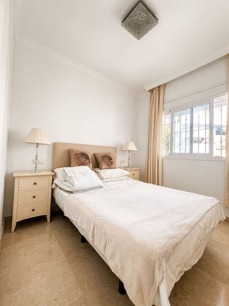 Apartamento de 2 habitaciones en Riviera del Sol en venta con piscina garaje - 340.000 € (Ref: 9971819)