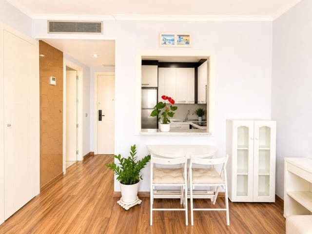 1 slaapkamer Appartement te koop in Benalmadena Costa, Benalmádena met zwembad garage - € 265.000 (Ref: 9971823)