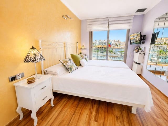 1 slaapkamer Appartement te koop in Benalmadena Costa, Benalmádena met zwembad garage - € 265.000 (Ref: 9971823)