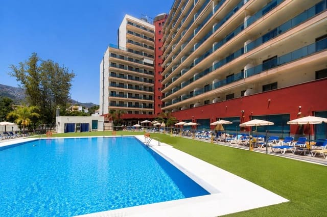 1 slaapkamer Appartement te koop in Benalmadena Costa, Benalmádena met zwembad garage - € 265.000 (Ref: 9971823)