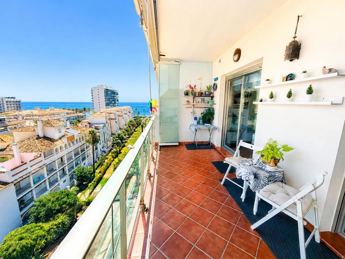 1 sypialnia Apartament na sprzedaż w Benalmadena Costa z basenem garażem - 265 000 € (Ref: 9971823)