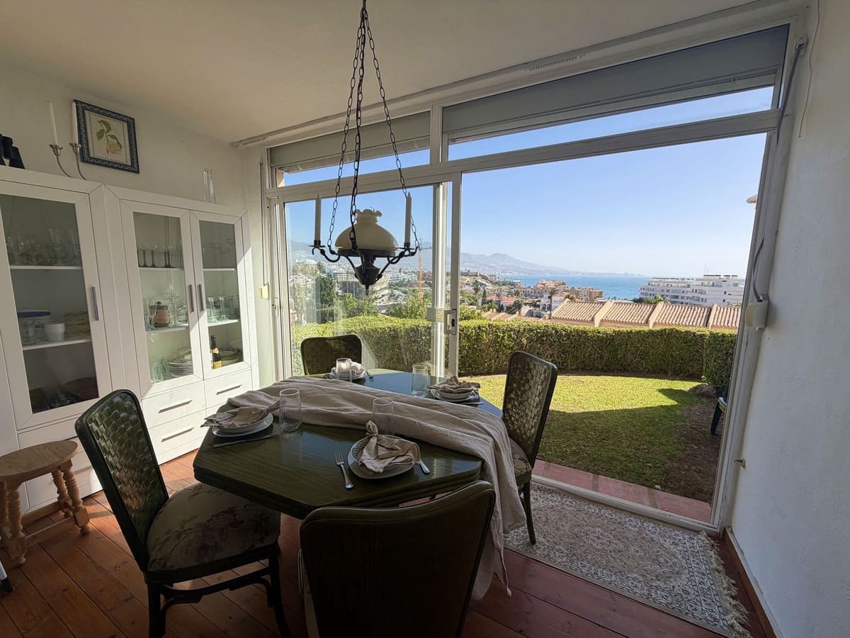 2 bedroom Townhouse for sale in Mijas Costa with pool - € 369,000 (Ref: 9971825)