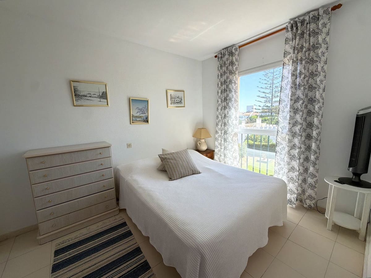 2 bedroom Townhouse for sale in Mijas Costa with pool - € 369,000 (Ref: 9971825)