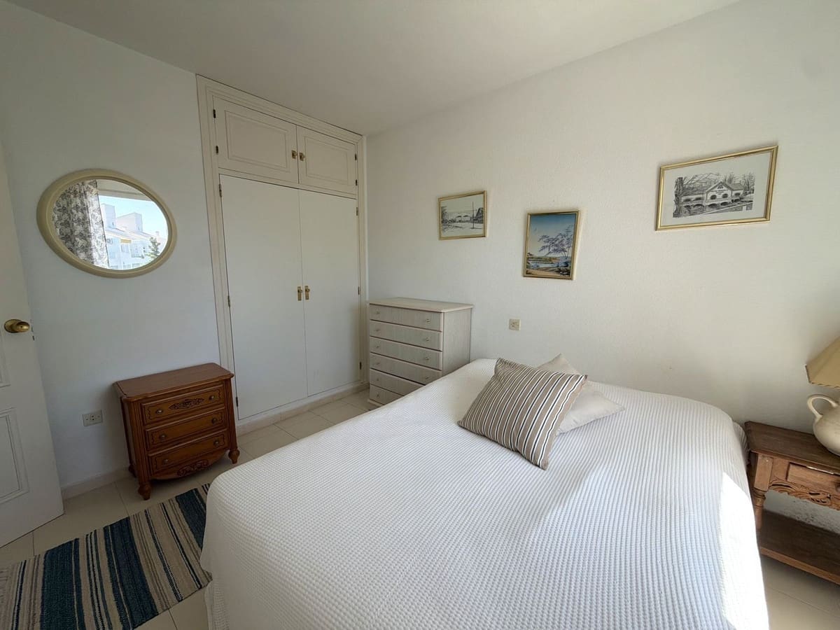 2 bedroom Townhouse for sale in Mijas Costa with pool - € 369,000 (Ref: 9971825)