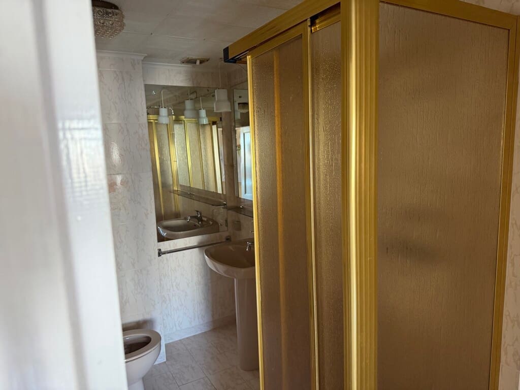 3 bedroom Apartment for sale in Fuengirola with pool - € 299,000 (Ref: 9971826)