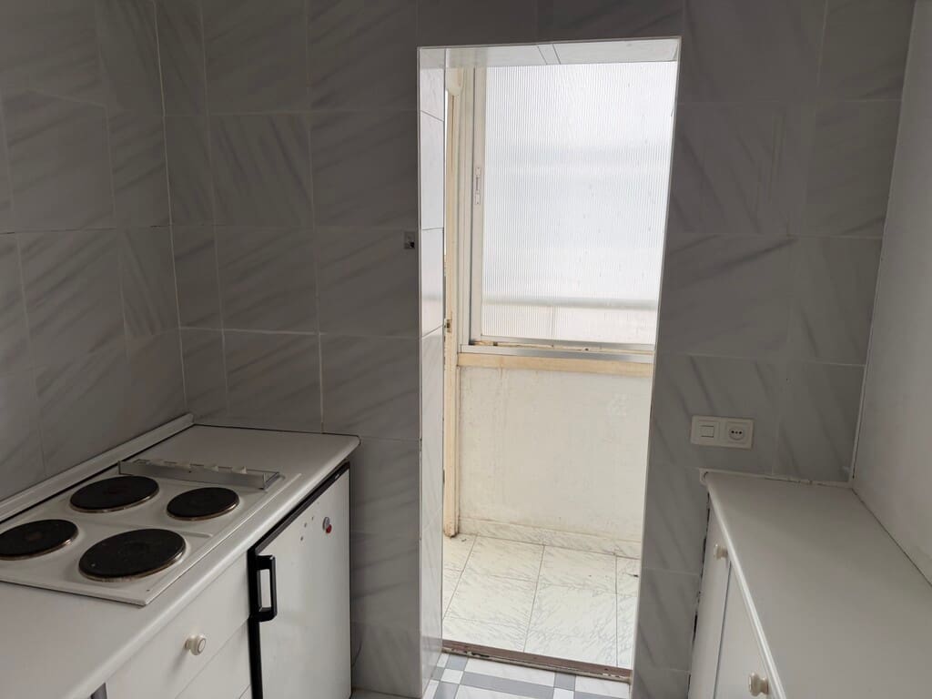 3 bedroom Apartment for sale in Fuengirola with pool - € 299,000 (Ref: 9971826)