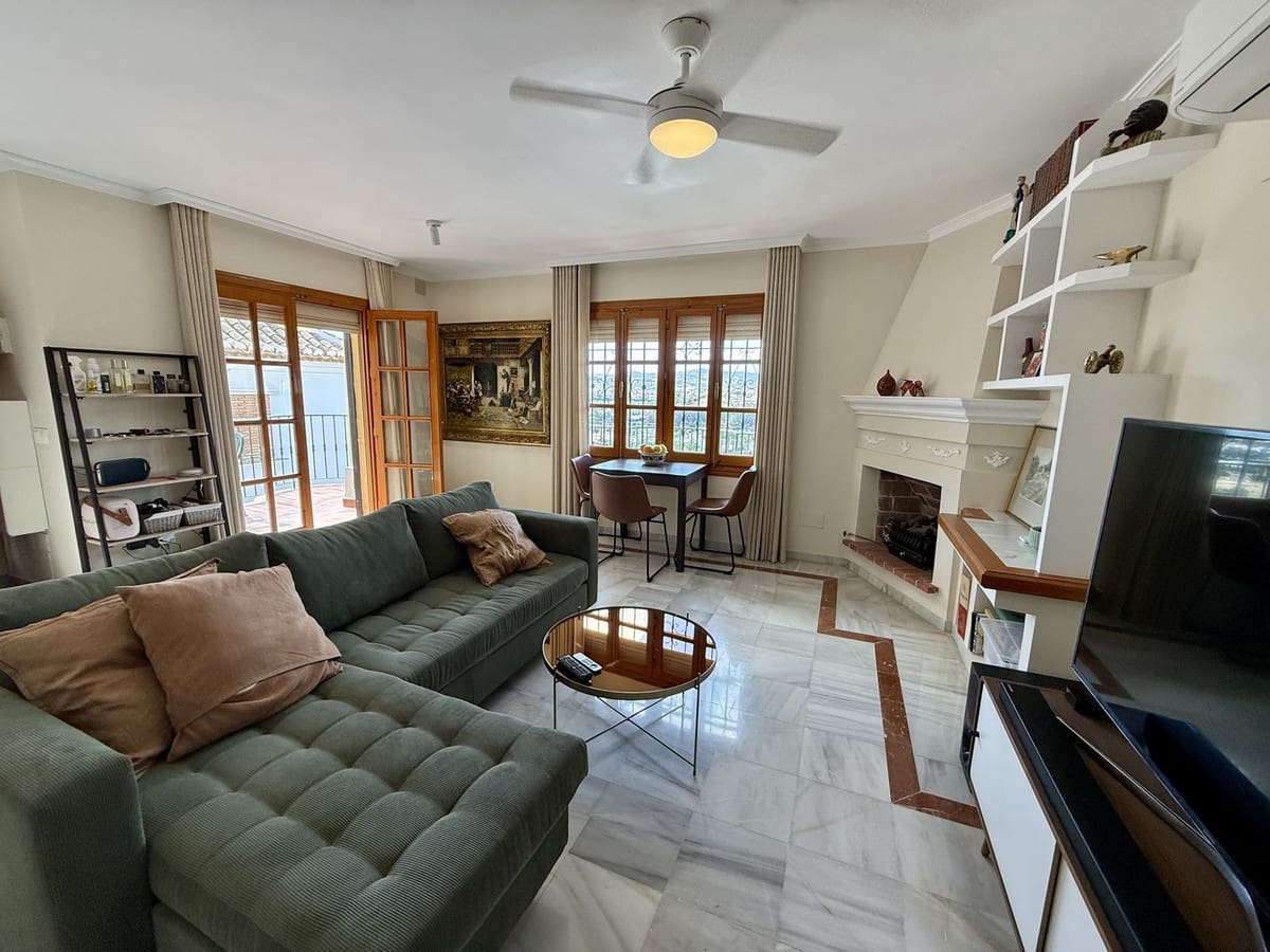 2 bedroom Townhouse for sale in Mijas Golf with pool - € 365,000 (Ref: 9971828)