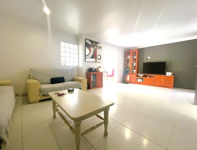 3 soveværelse Byhus til salg i Estepona med swimmingpool - € 320.000 (Ref: 9971829)