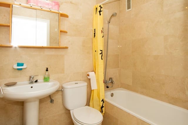 2 soveværelse Lejlighed til salg i Riviera del Sol, Mijas med swimmingpool - € 275.000 (Ref: 9971839)
