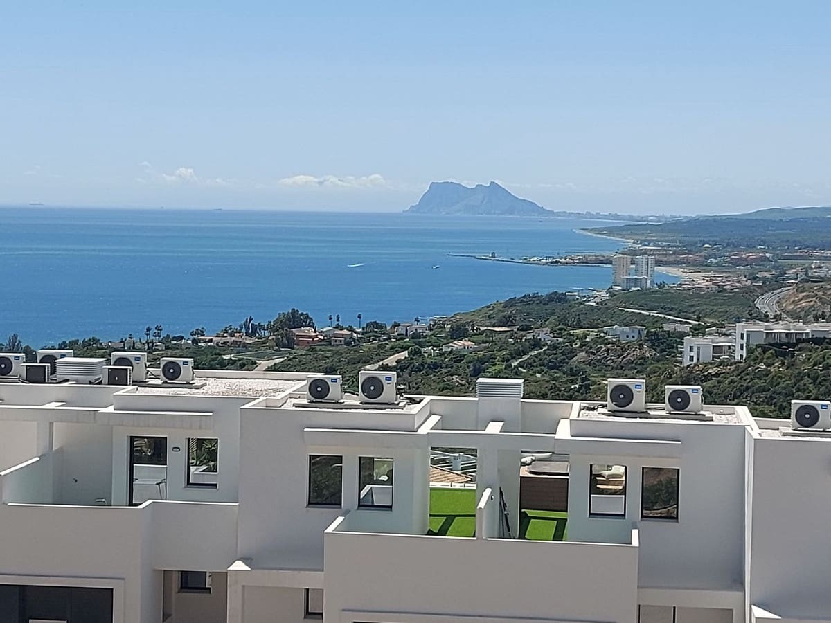 3 bedroom Townhouse for sale in Manilva with pool - € 350,000 (Ref: 9971843)