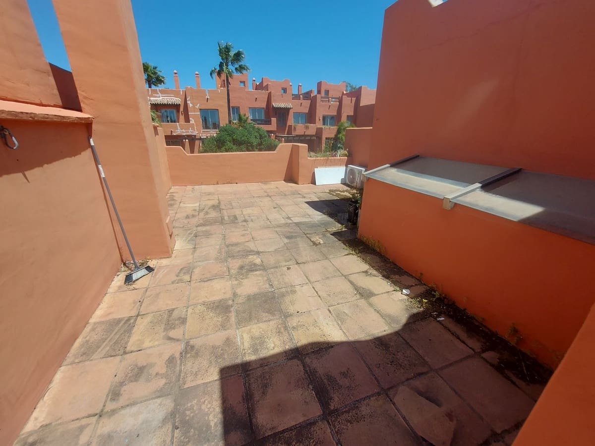 3 bedroom Townhouse for sale in Manilva with pool - € 350,000 (Ref: 9971843)