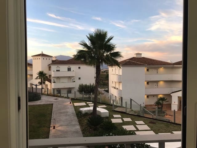 Apartamento de 3 habitaciones en Punta de la Chullera, Manilva en venta con piscina - 265.000 € (Ref: 9971844)