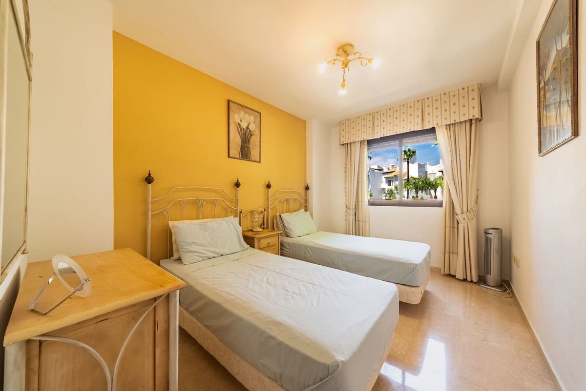 2 bedroom Apartment for sale in Estepona with pool garage - € 475,000 (Ref: 9971847)