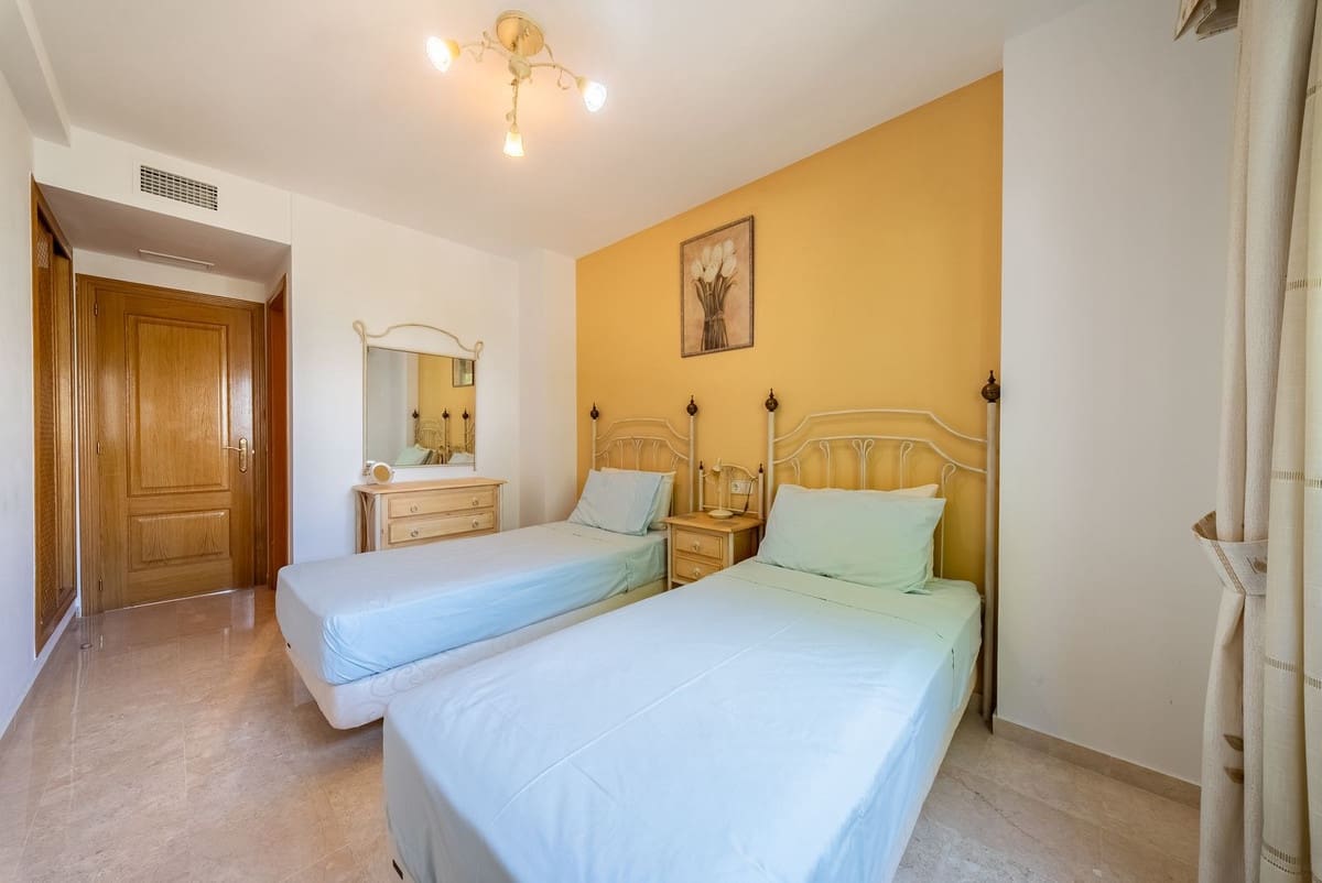 2 bedroom Apartment for sale in Estepona with pool garage - € 475,000 (Ref: 9971847)