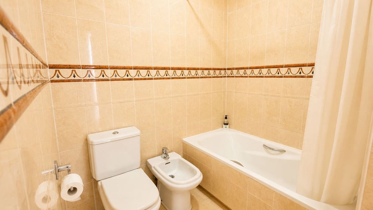Apartamento de 2 habitaciones en Atalaya-Isdabe en venta con piscina garaje - 320.000 € (Ref: 9971848)