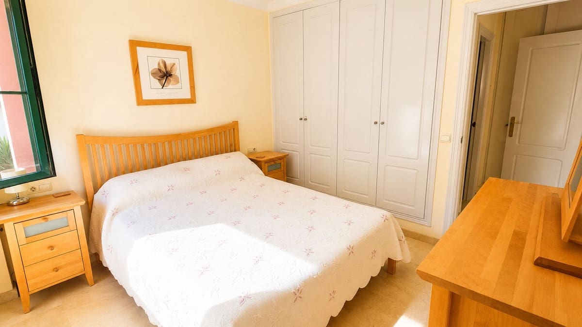 Apartamento de 2 habitaciones en Atalaya-Isdabe en venta con piscina garaje - 320.000 € (Ref: 9971848)
