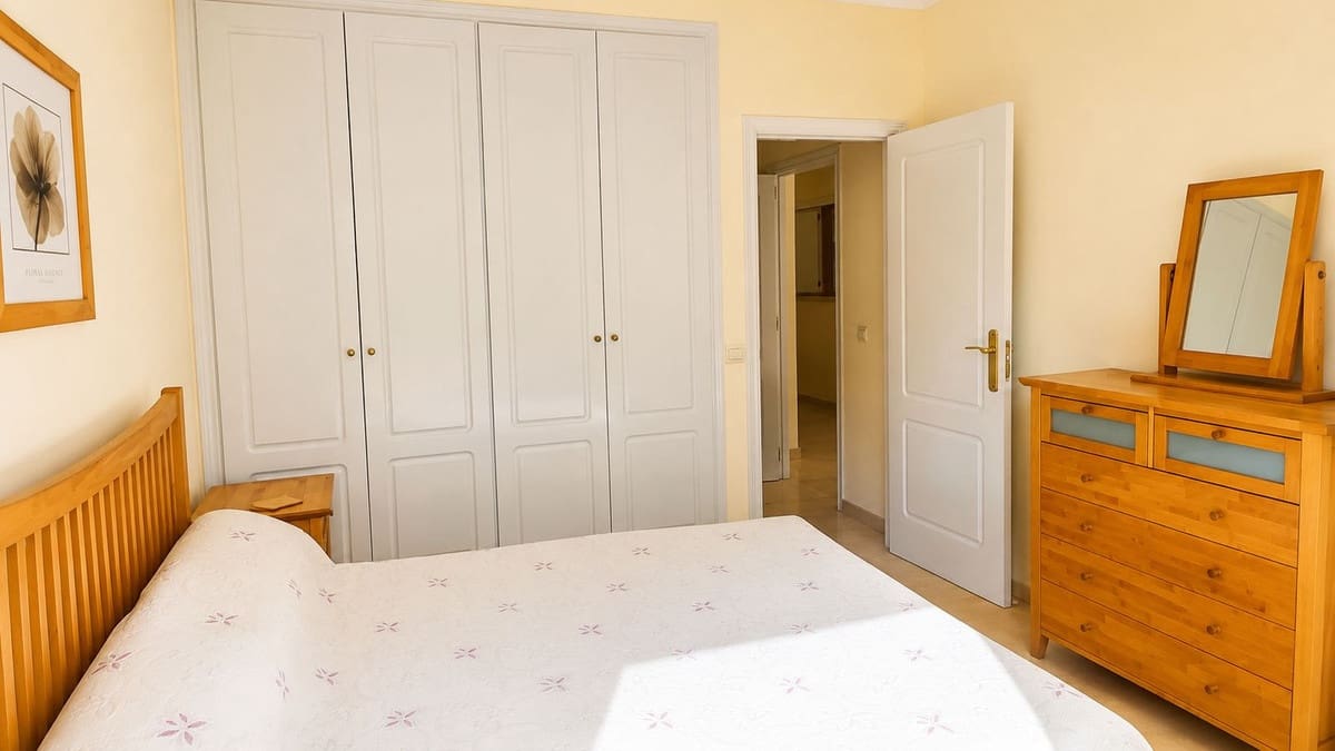 Apartamento de 2 habitaciones en Atalaya-Isdabe en venta con piscina garaje - 320.000 € (Ref: 9971848)