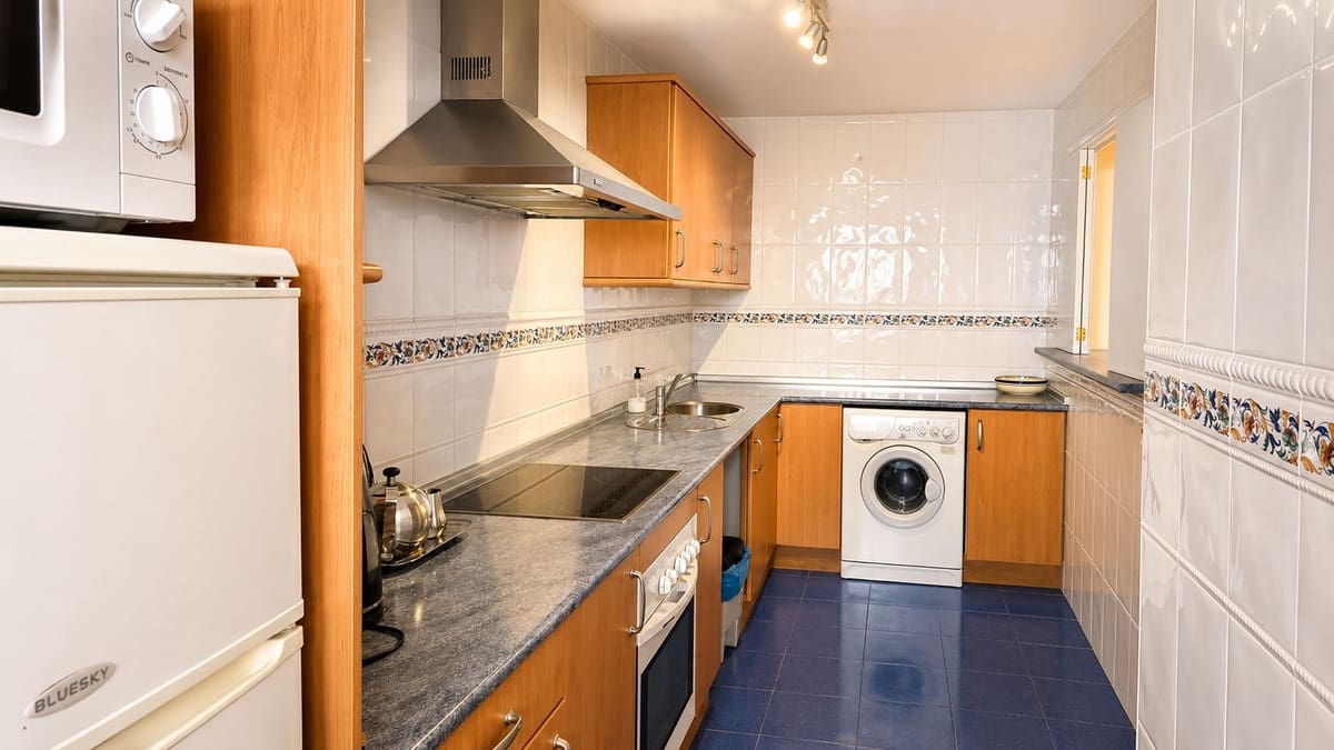 Apartamento de 2 habitaciones en Atalaya-Isdabe en venta con piscina garaje - 320.000 € (Ref: 9971848)