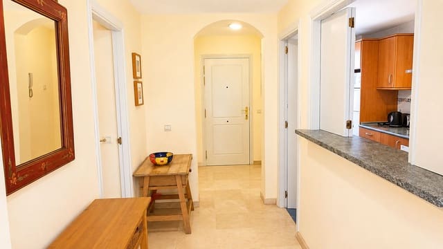 Apartamento de 2 habitaciones en Atalaya-Isdabe, Estepona en venta con piscina garaje - 320.000 € (Ref: 9971848)