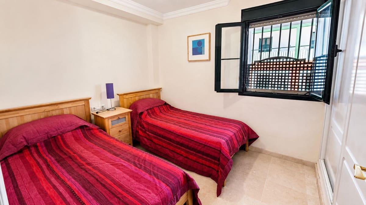 Apartamento de 2 habitaciones en Atalaya-Isdabe en venta con piscina garaje - 320.000 € (Ref: 9971848)